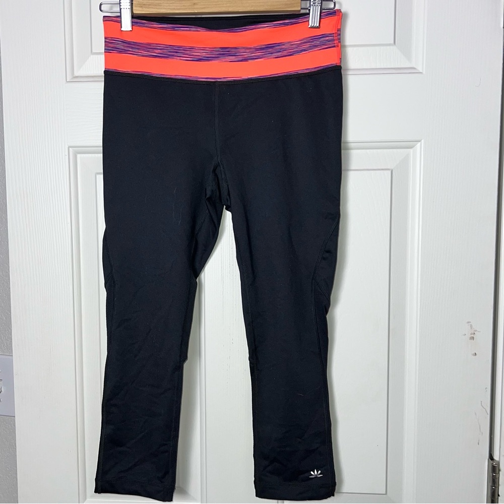 Lukka Capri Leggings Women’s Small‎ Black Coral Blaze Trim Hidden Pocket Active